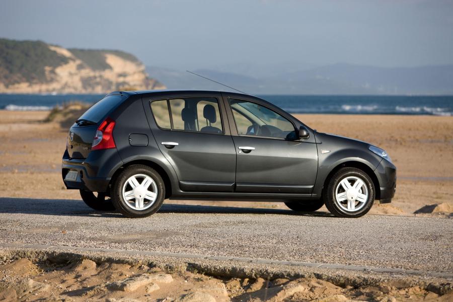  Dacia Sandero 2009 года  (фото 13 из 17)